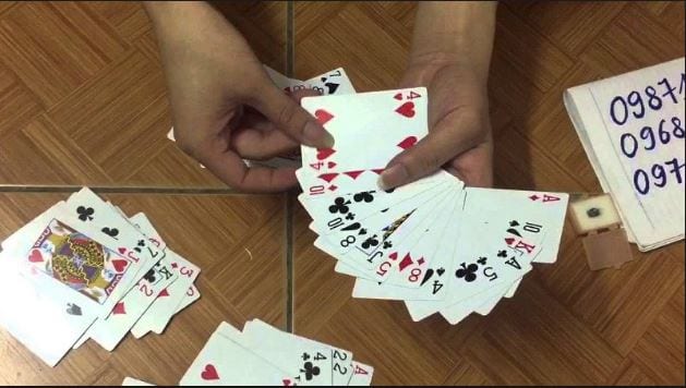 Giải đáp và trả lời thắc mắc chơi bài câu cá 3 người chia mấy lá? 5